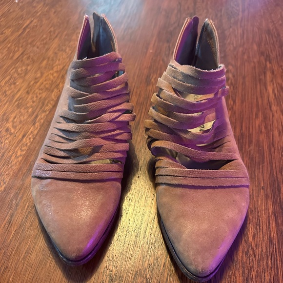 Free People bootie size 38 - Picture 1 of 3